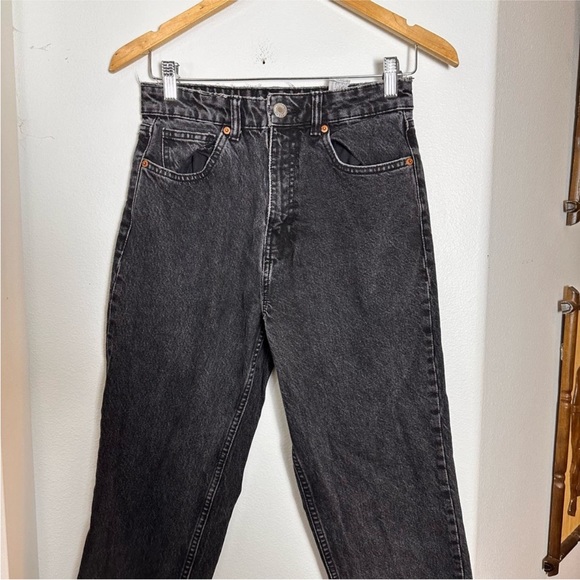Zara Mom Fit High Rise / high waist Jeans in faded effect Black color - Picture 6 of 7